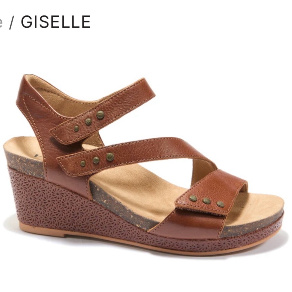 Halsa Footwear Giselle NWOB Size 10 Superior Comfort